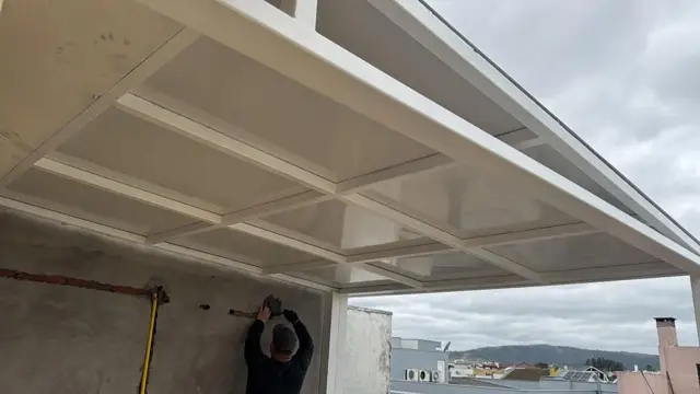 Telha forro branca instalada em varanda